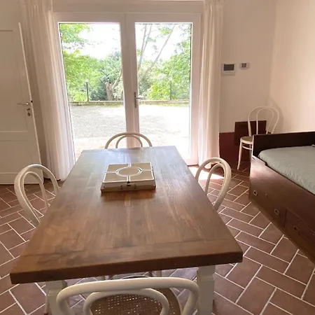 La Tonnaia Apartment Lari