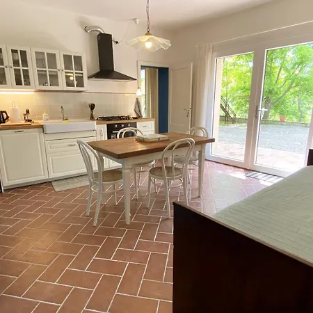 Apartment La Tonnaia Lari